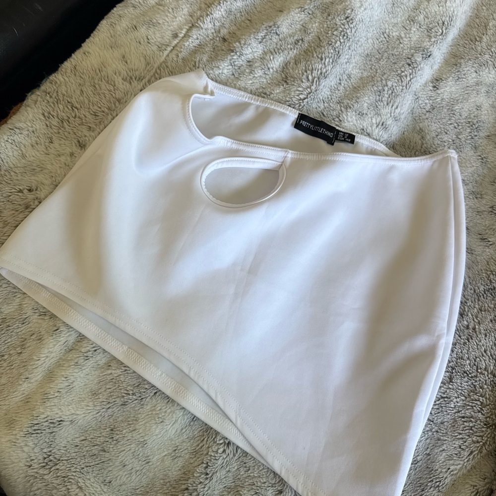 PrettyLittleThing White Skirt with Cutout Accent